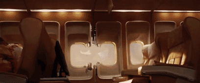 韩国老哥200米高空强开飞机舱门:类似的狼人还真不少!